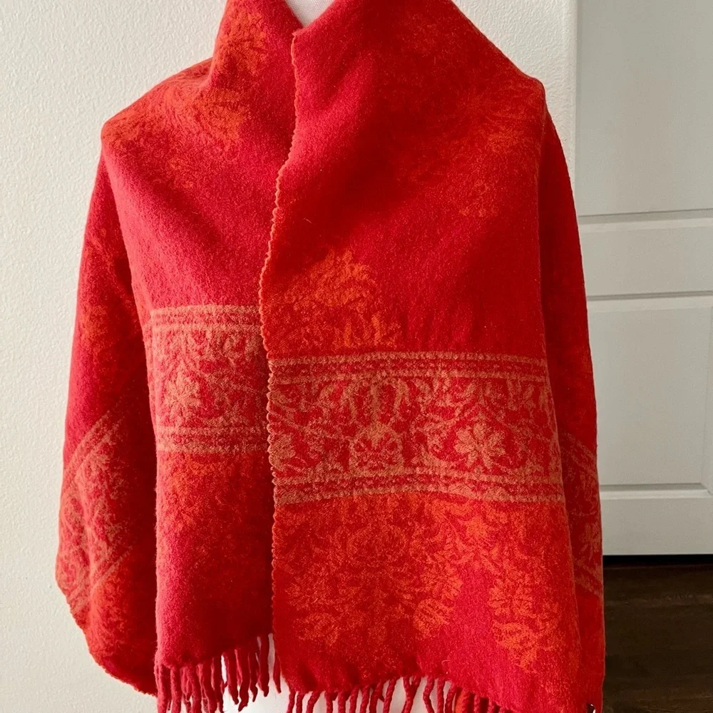 100% wool Cecchi Cecchi Elegant Red Holiday Shawl 25/53 inch